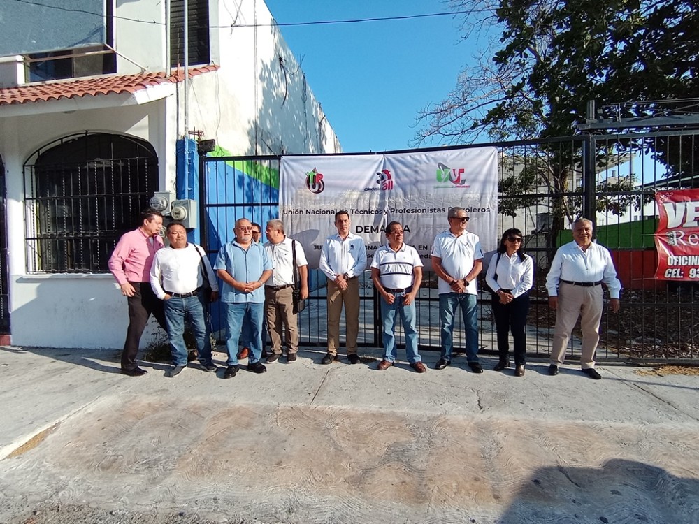 Jubilación digna pide la UNTyPP a PEMEX en manifestación