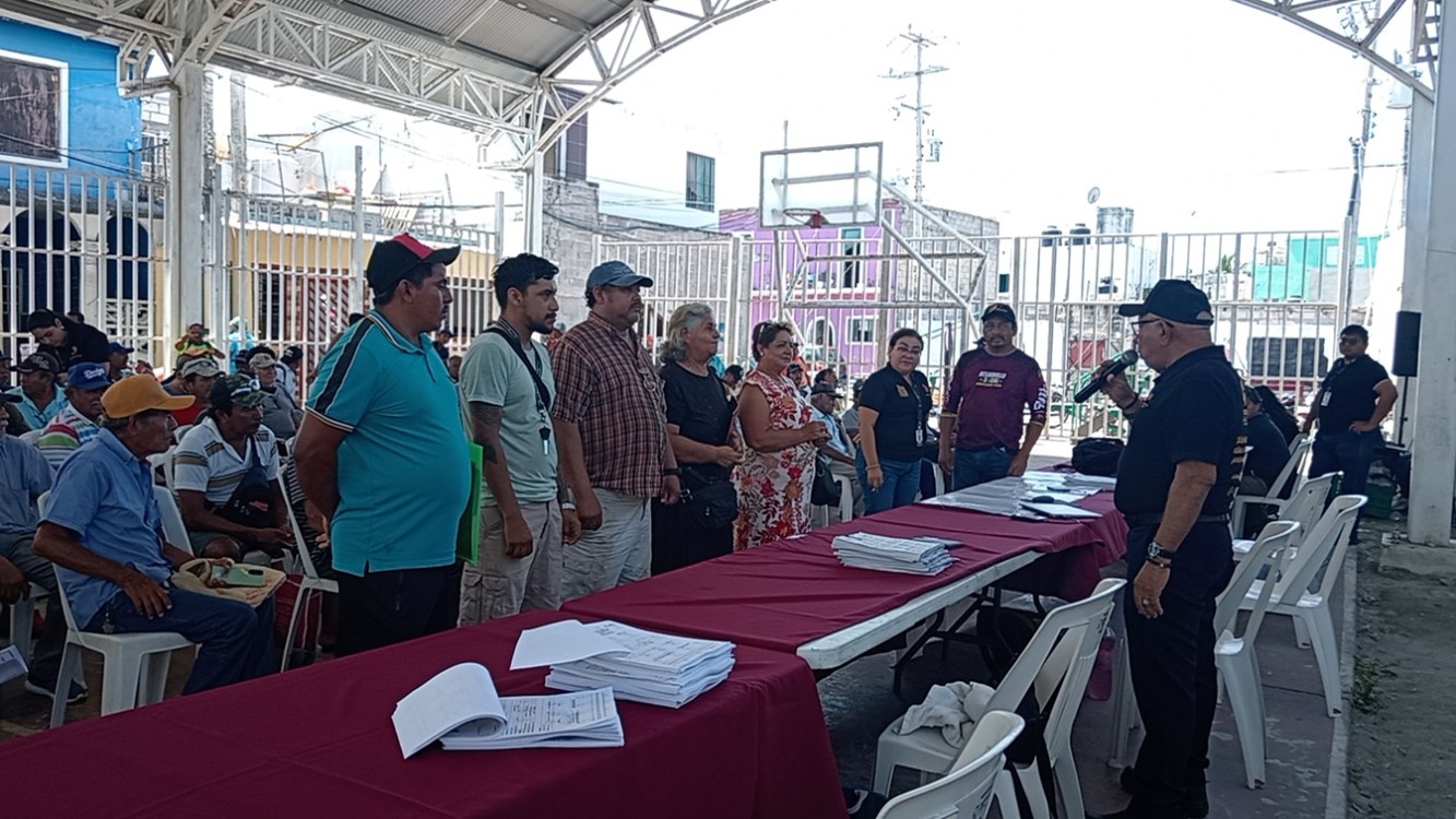 INPESCA entrega cédulas del REPA a pescadores de Ciudad del Carmen