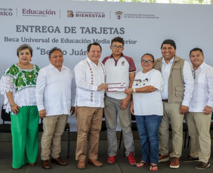 Inicia entrega de Becas Benito Juárez para prepas en Yucatán