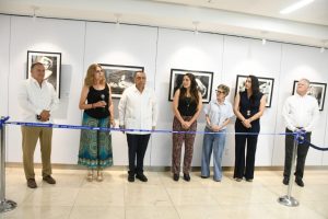 Medallistas olímpicos y leyendas del deporte protagonizan la nueva exposición en el Aeropuerto de Mérida