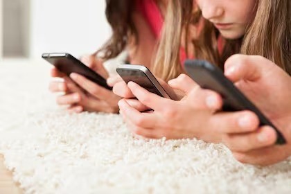 ¿Redes sociales solo para adultos? Nueva Zelanda busca prohibir que menores tengan plataformas sociales