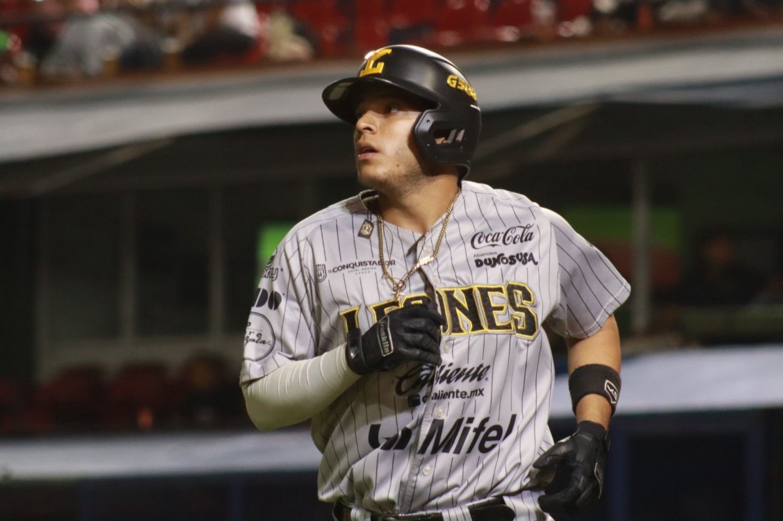 Oaxaca empareja la serie ante Leones con furioso ataque ofensivo