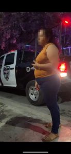 Una mujer en Apodaca, Nuevo León, fue detenida tras ser acusada de meter a un perrito en una bolsa con cloro y causarle la muerte.