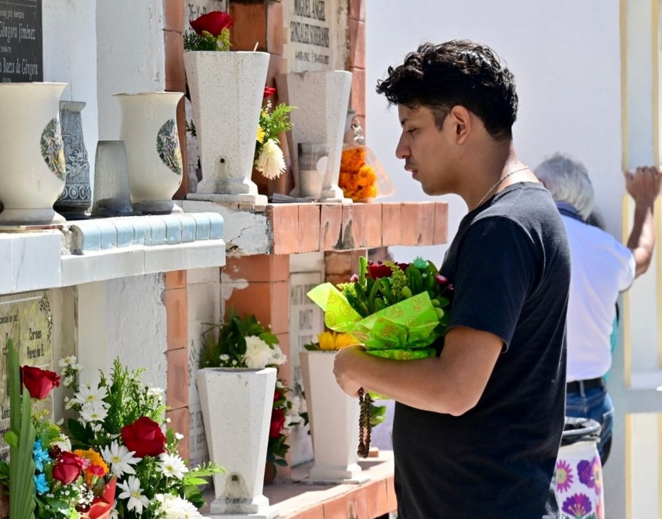 Panteones listos para recibir a ciudadanos el 10 de Mayo