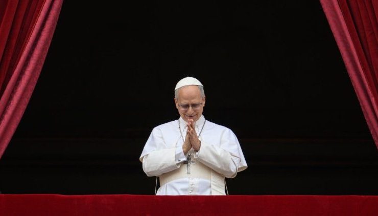 León XIV inicia su papado con un llamado urgente a la diplomacia global: “Nunca más la guerra”