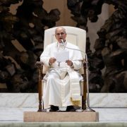 El Papa alza la voz no a la guerra, al rearme y a la economía que empobrece