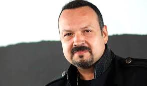 Pepe Aguilar cantó el Himno Mexicano en la pelea del Canelo ante Sergey Kovalev, en 2019.