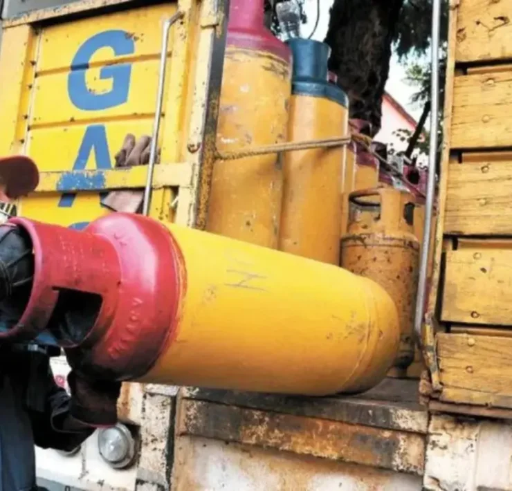 Posible paro nacional de gaseros pone en jaque a millones de hogares; Sheinbaum llama al diálogo y garantiza suministro