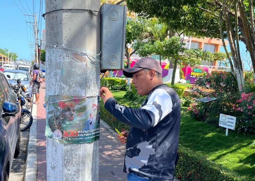 Prohíben publicidad en postes y espacios públicos en Ciudad del Carmen