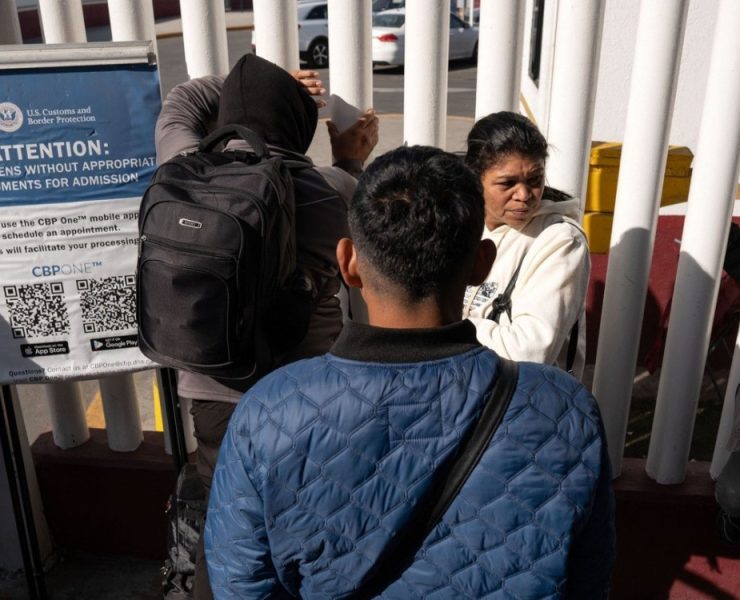 Primer migrante se autodeporta con programa de EU