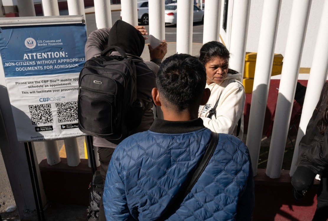 Primer migrante se autodeporta con programa de EU