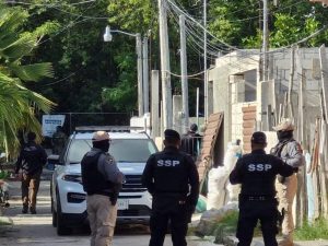 Agentes de la FGR aseguraron diversas sustancias ilícitas tras detener a una pareja con droga en Progreso.