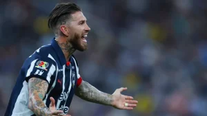 El defensa español de rayados, Sergio Ramos, tampoco verá actividad el día de hoy, por que aún no se recupera de la lesión que sufrió, en el último partido de la temporada regular, del Clausura 2025.