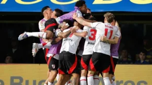 River Plate venció 2-1 a Boca Jrs. en una edición más del Clásico argentino.