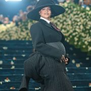Rihanna aparece embarazada en la Met Gala espera a su tercer hijo