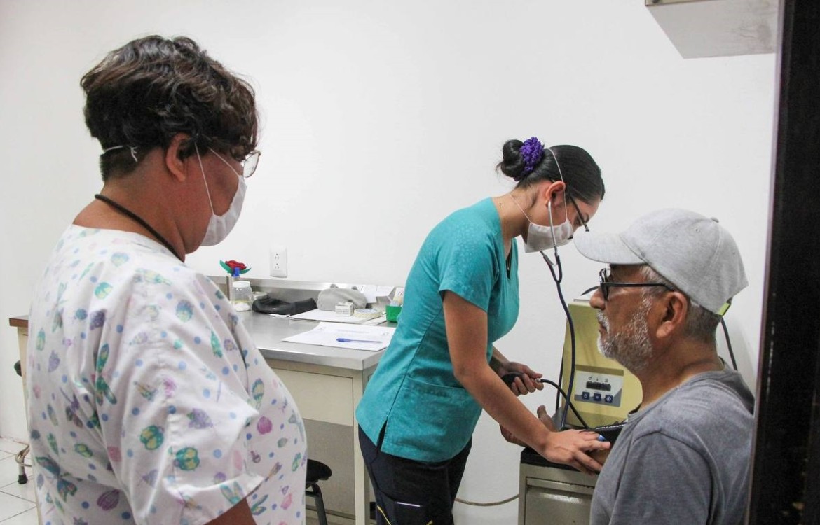 Exhorta a personas tomar precaución ante las altas temperaturas