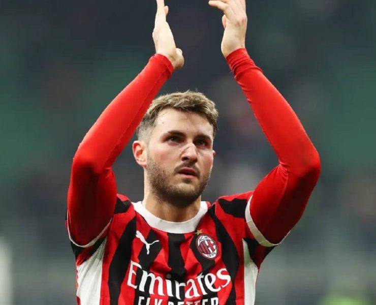 Santi Giménez anotó su primer doblete y enloquece Italia