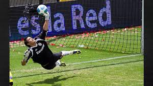 En la tarde del domingo 23 de mayo de 2010, el héroe del décimo título del Toluca, fue el ex arquero mexicano, Alfredo Talavera.