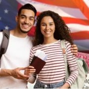 Trump suspende entrevistas para visas estudiantiles