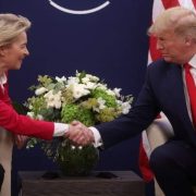 Trump y Von der Leyen acuerdan extender hasta el 9 de julio la pausa en aranceles