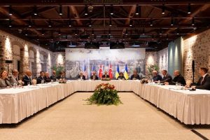 Rusia afirma que quiere poner fin a la guerra por medios diplomáticos y está dispuesta a discutir un alto el fuego