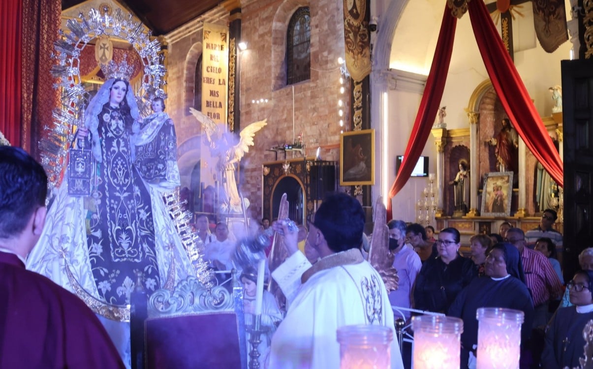 El 21 de junio será la bajada de la Virgen del Carmen de su altar