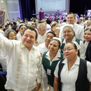Joaquín Díaz reconoce a enfermeras y enfermeros como pilares de la salud