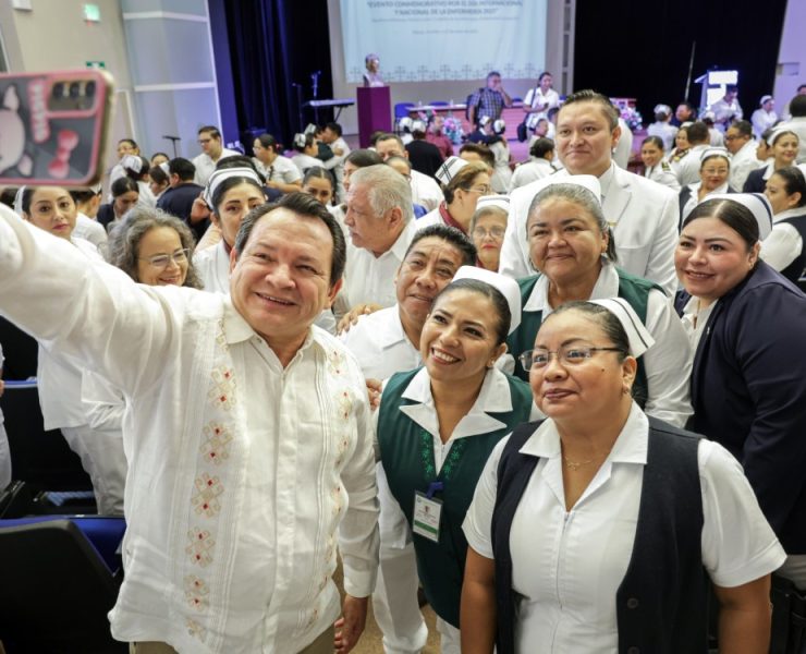 Joaquín Díaz reconoce a enfermeras y enfermeros como pilares de la salud