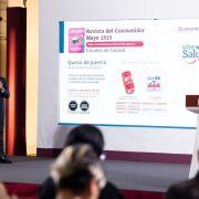 Profeco refuerza supervisión y diálogo para consolidar baja en precio de la gasolina