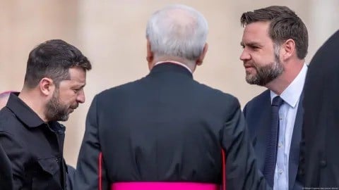 ¡Cara a Cara en Roma! Zelenski y el Vicepresidente de EE.UU se reúne en Roma
