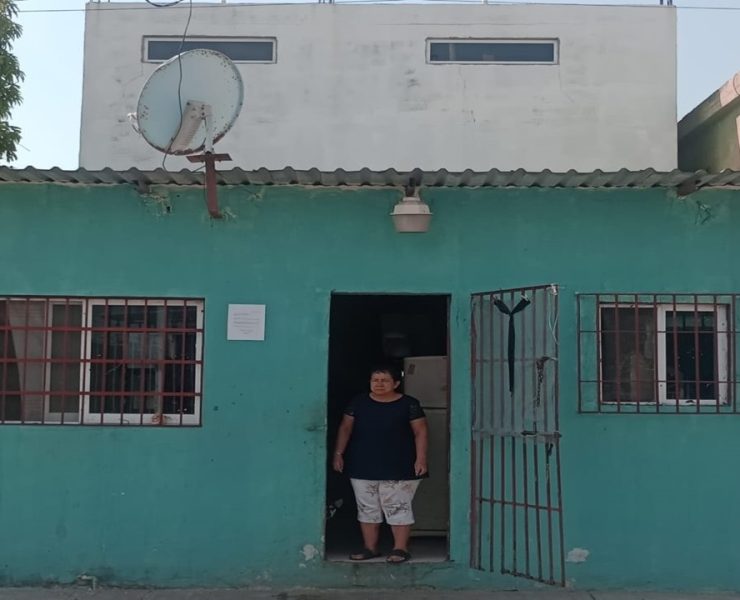 Mujer de la tercera edad clama justicia