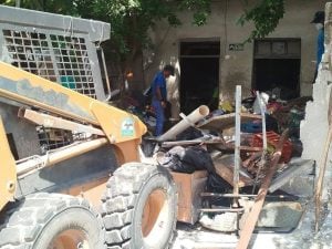 Autoridades municipales supervisaron la limpieza del predio, considerado un grave foco de infección en la zona centro de Mérida.