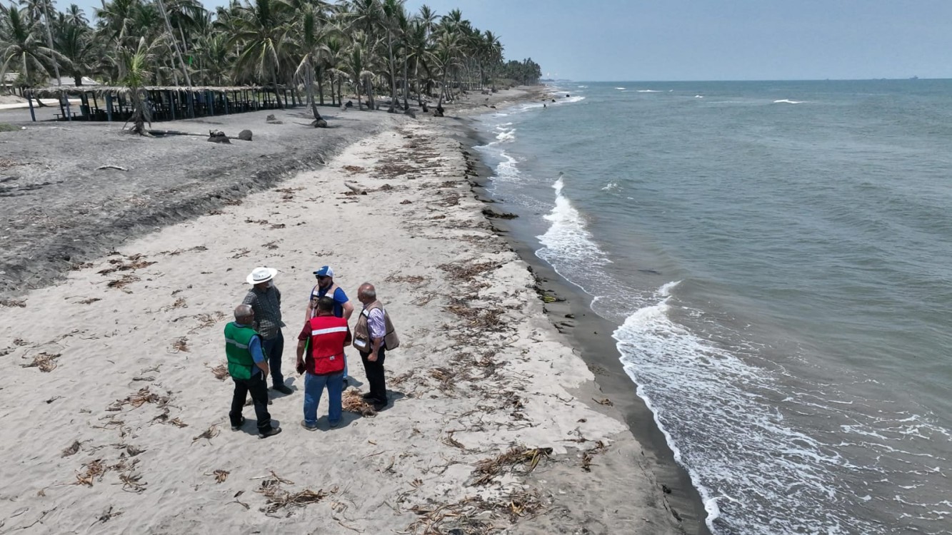 derrame de hidrocarburo frente a costas de Paraíso