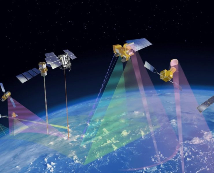 China lanza 12 satélites y apunta a dominar el espacio