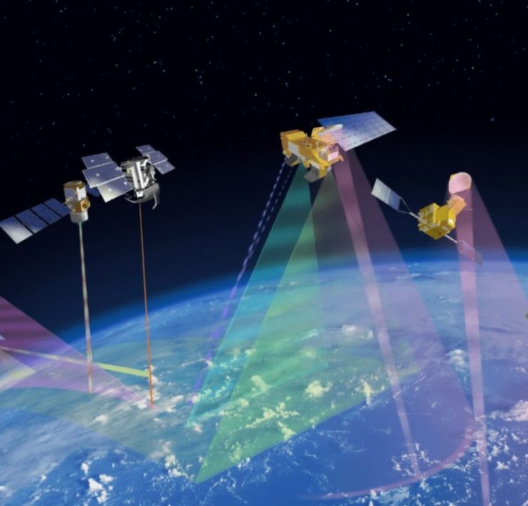 China lanza 12 satélites y apunta a dominar el espacio