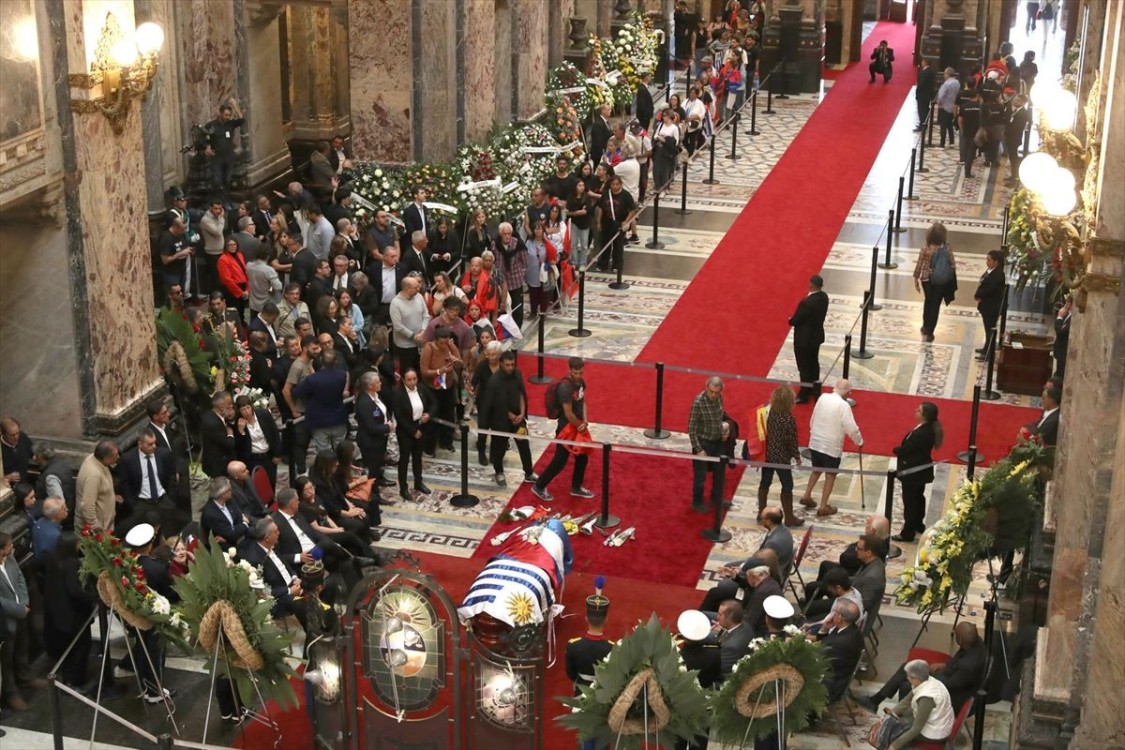 el recorrido hasta la capilla ardiente