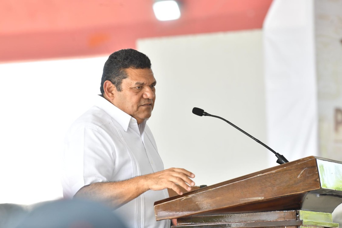 entrega de tarjetas de Pescando Vida