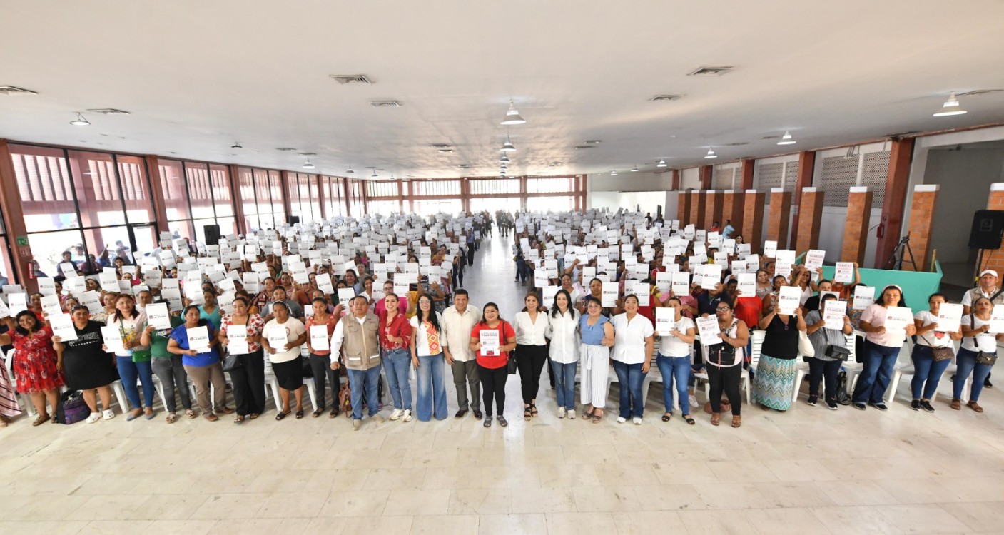 entrega de tarjetas en Huimanguillo