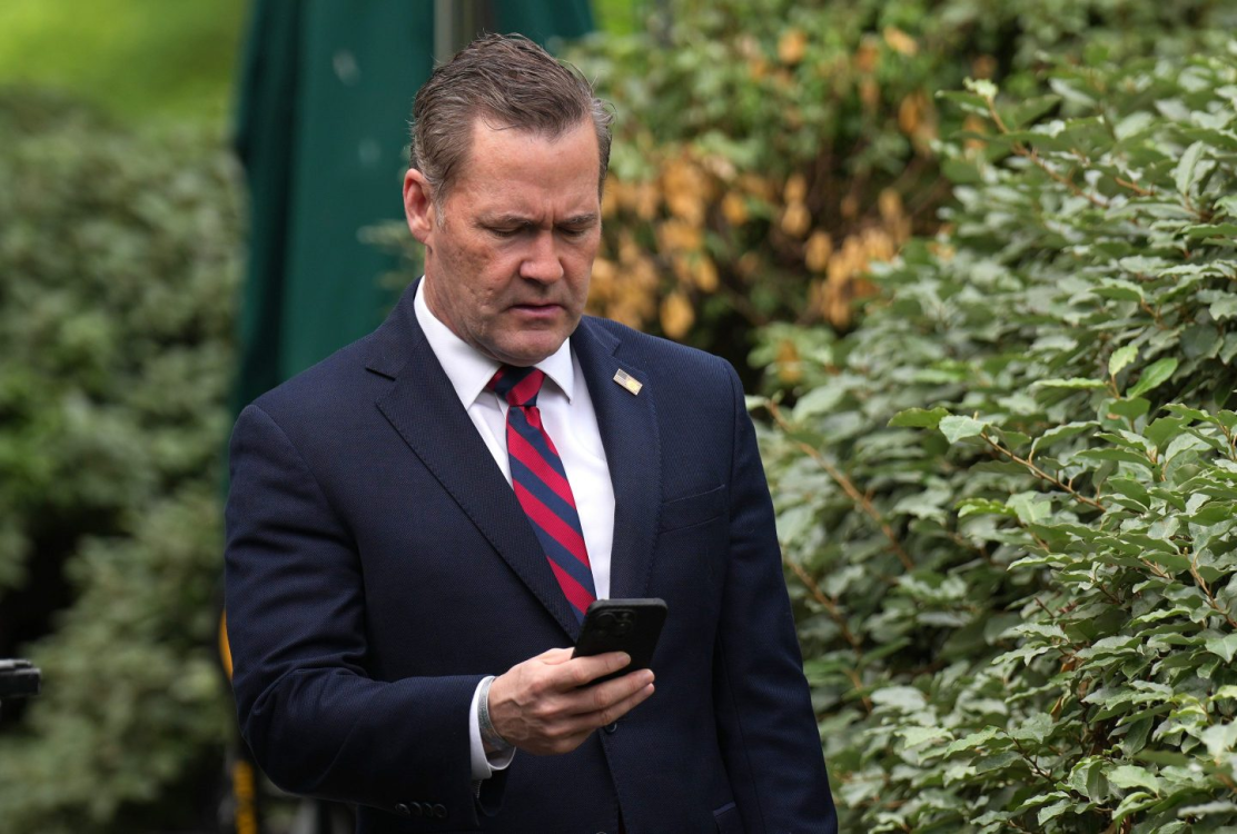 Mike Waltz renuncia