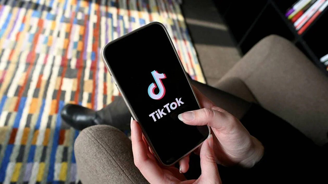 Multa a TikTok por guardar datos de europeos en China