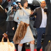 Rihanna aparece embarazada en la Met Gala