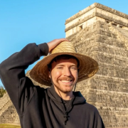 MrBeast visita sitios arqueológicos en México