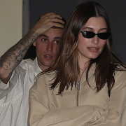 Hailey Bieber en la portada de Vogue