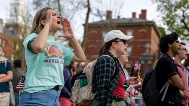 Veto a estudiantes extranjeros en Harvard