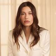 hailey bieber vende rhode