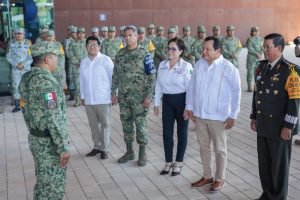 Coordinadora Nacional de Protección Civil, Laura Velázquez Alzúa, el Gobernador Joaquín Díaz Mena