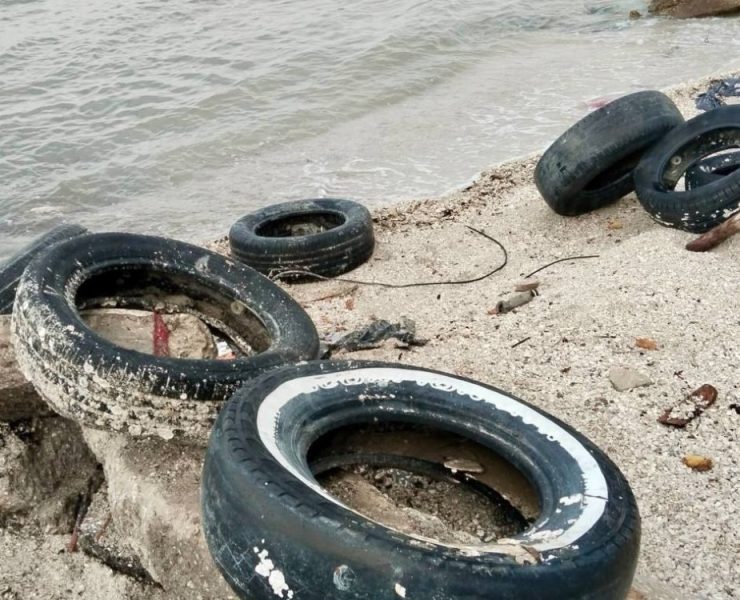 Playas llenas de basura por falta de educación ambiental