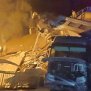 Puente en Rusia Colapsa dejando múltiples heridos. Esto en la frontera de Ucrania