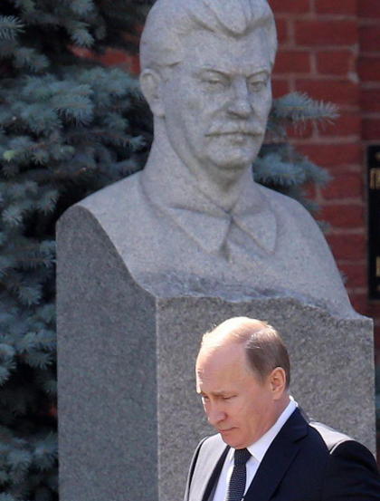 ¿Qué representa la nueva estatua de Stalin en Moscú?