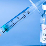 Vacuna de Moderna contra la Covid-19, Aprobada por la FDA